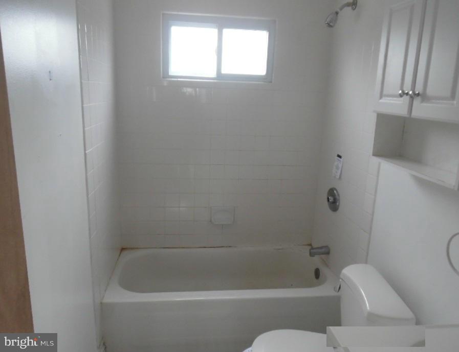 HOLLY MANOR - Residential