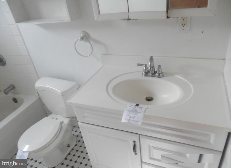 HOLLY MANOR - Residential