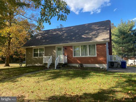 Photo of 1904 North Avenue, PASADENA, MD 21122 (MLS # MDAA2130110)