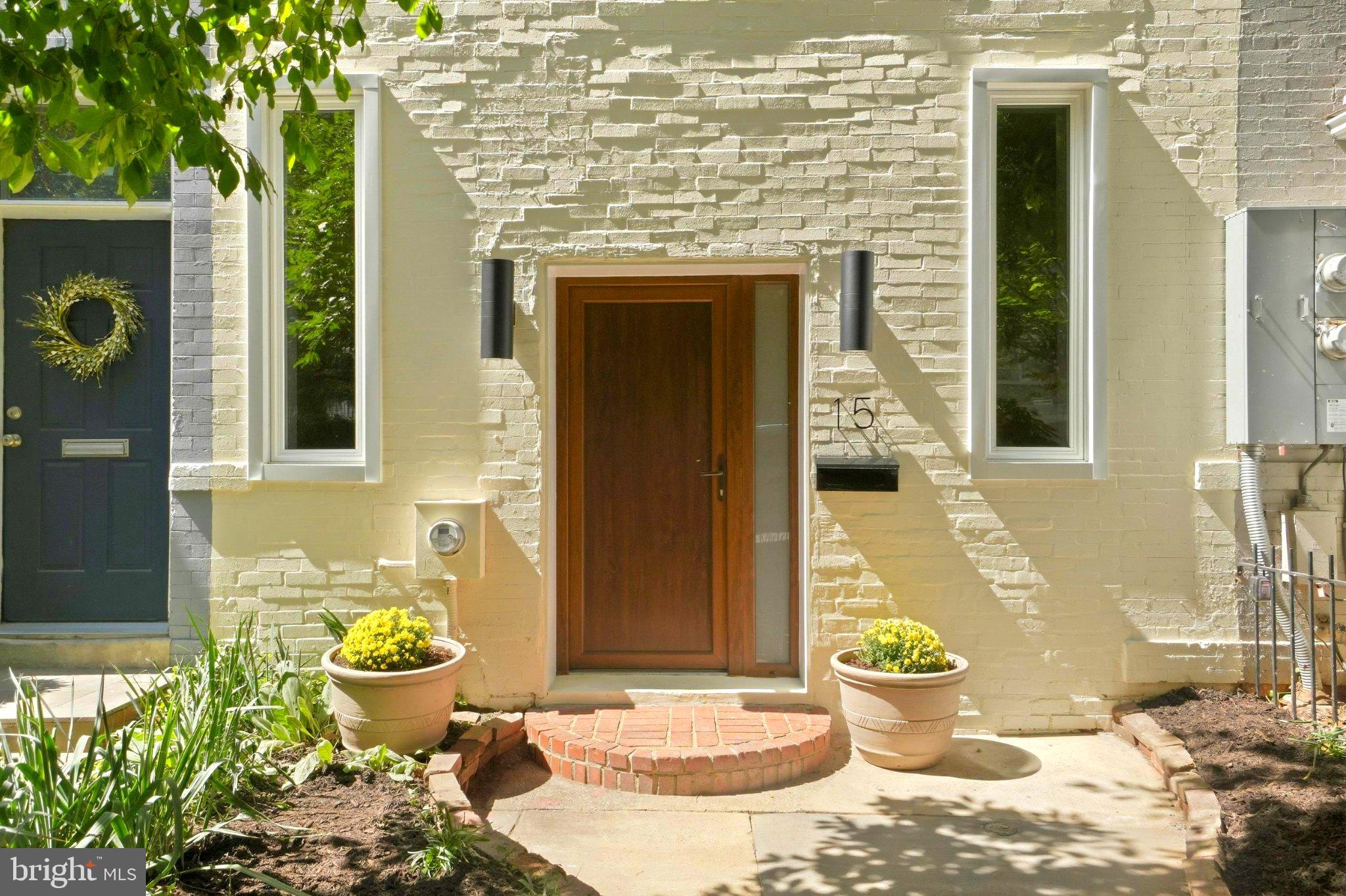 15 15TH STREET SE