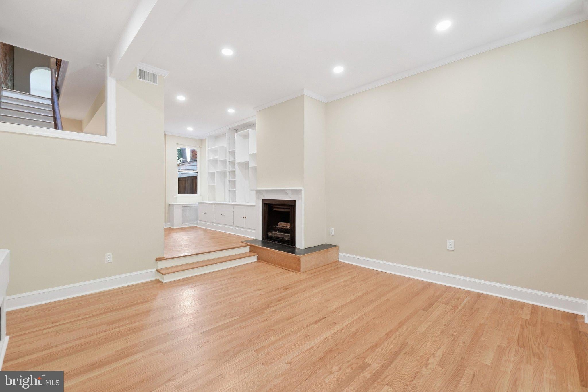 15 15TH STREET SE