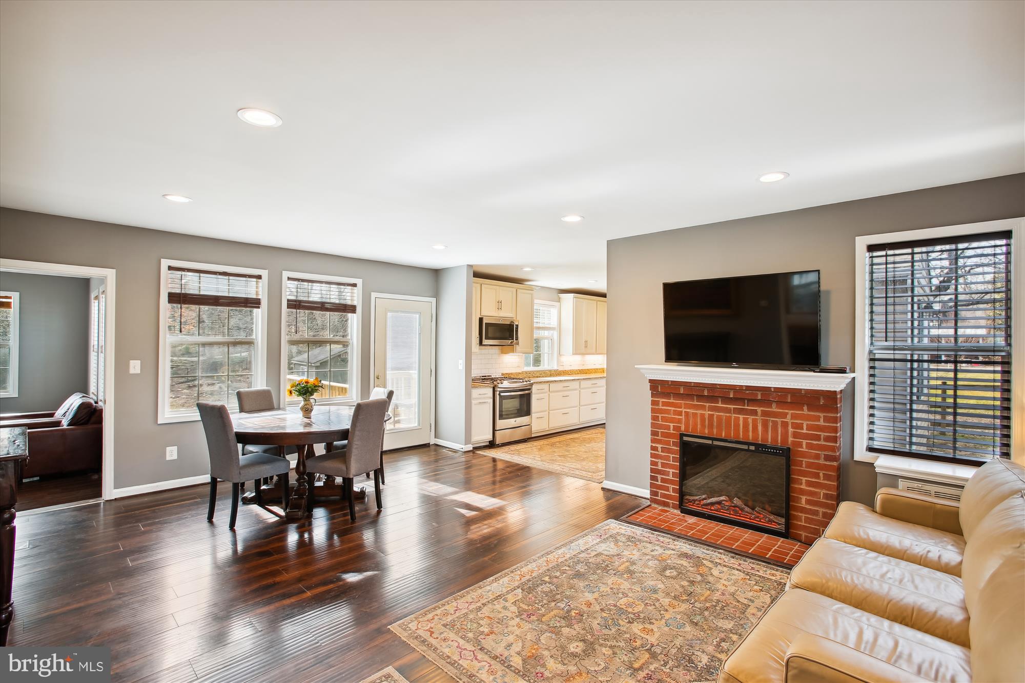 WOODLAND PARK - Residential