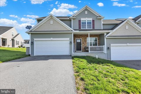 42 CANVASBACK LANE ELIZABETHTOWN PA 17022