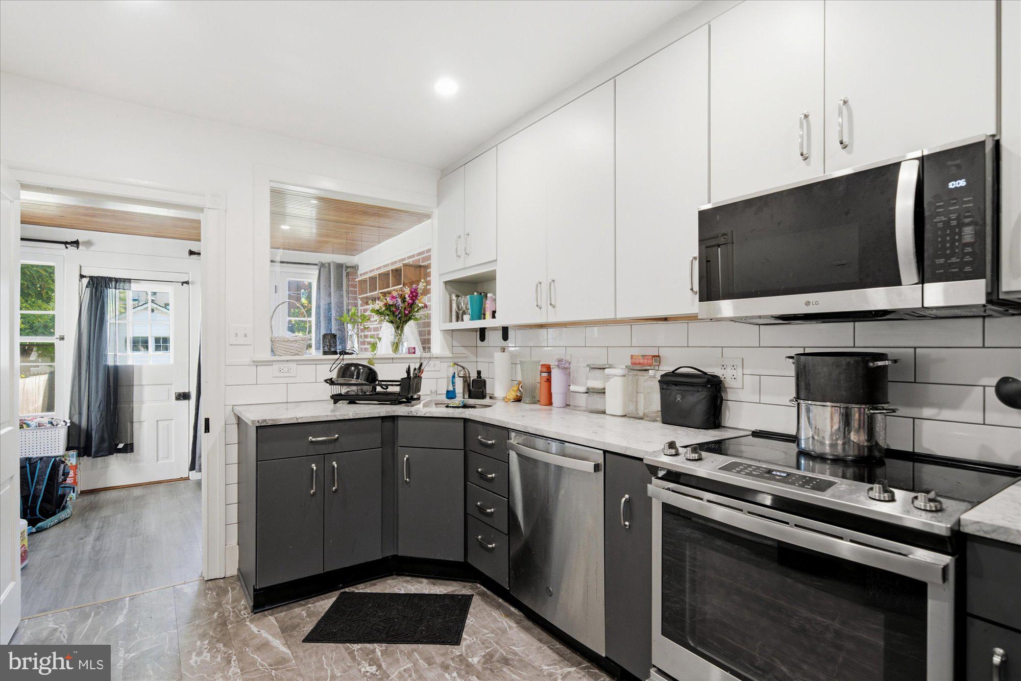 17 E SECOND STREET