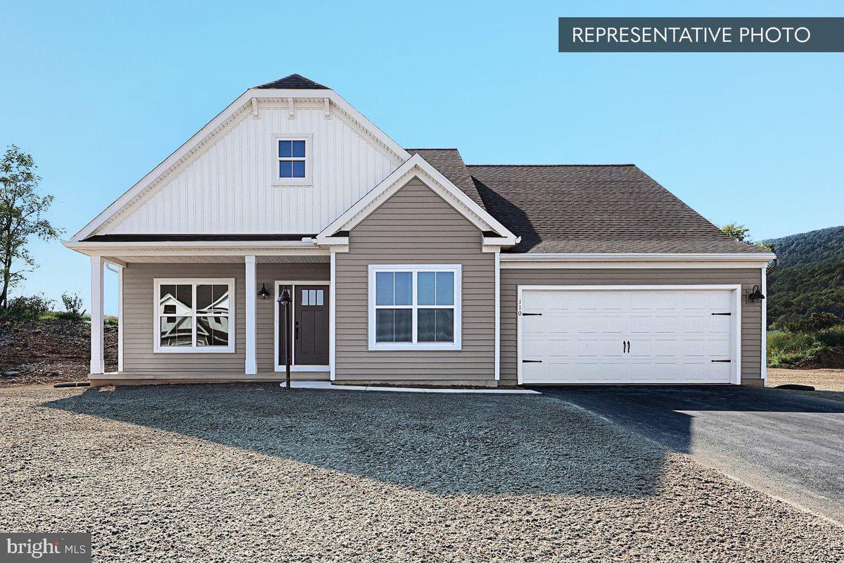 🔥 Build your dream home & save big — 50% OFF ALL OPTIONS (max $15K)! 📄 Details in attached brochure.
Welcome to Your New Home, the Juliet! This delightful 3-bedroom, 2-bathroom 1-story home features an open and spacious floor plan. The foyer welcomes you with a functional flex room, customizable to your needs. The family room connects seamlessly to the kitchen and breakfast area, creating a central gathering space. The owner's suite offers a walk-in closet and private bath for a tranquil retreat. Two additional bedrooms, a bathroom, and a laundry room provide convenience. With an unfinished basement, customize your living space to suit your preferences. Rest easy with a 10-YEAR WARRANTY included. Don't miss this opportunity!
📢This listing represents a base home plan that can be built in this community. The listed price reflects the base price only and does not include optional upgrades, lot premiums, or additional features, which may be available at an additional cost. Pricing, features, and availability are subject to change without notice.🚧
📸 Photos are of a similar model and may display upgrades not included in the listed price.