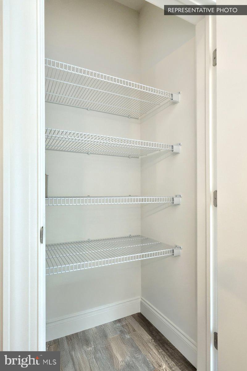 HICKORY POINTE - Residential