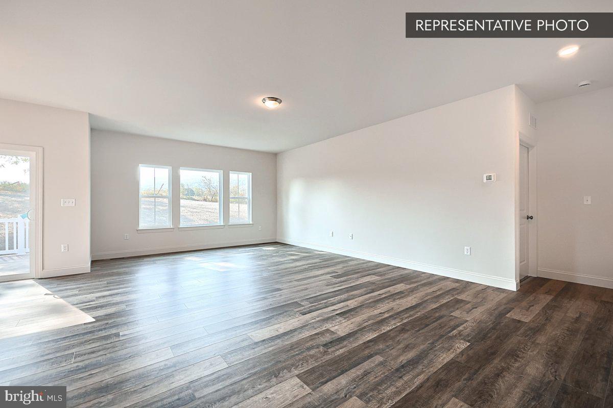 HICKORY POINTE - Residential