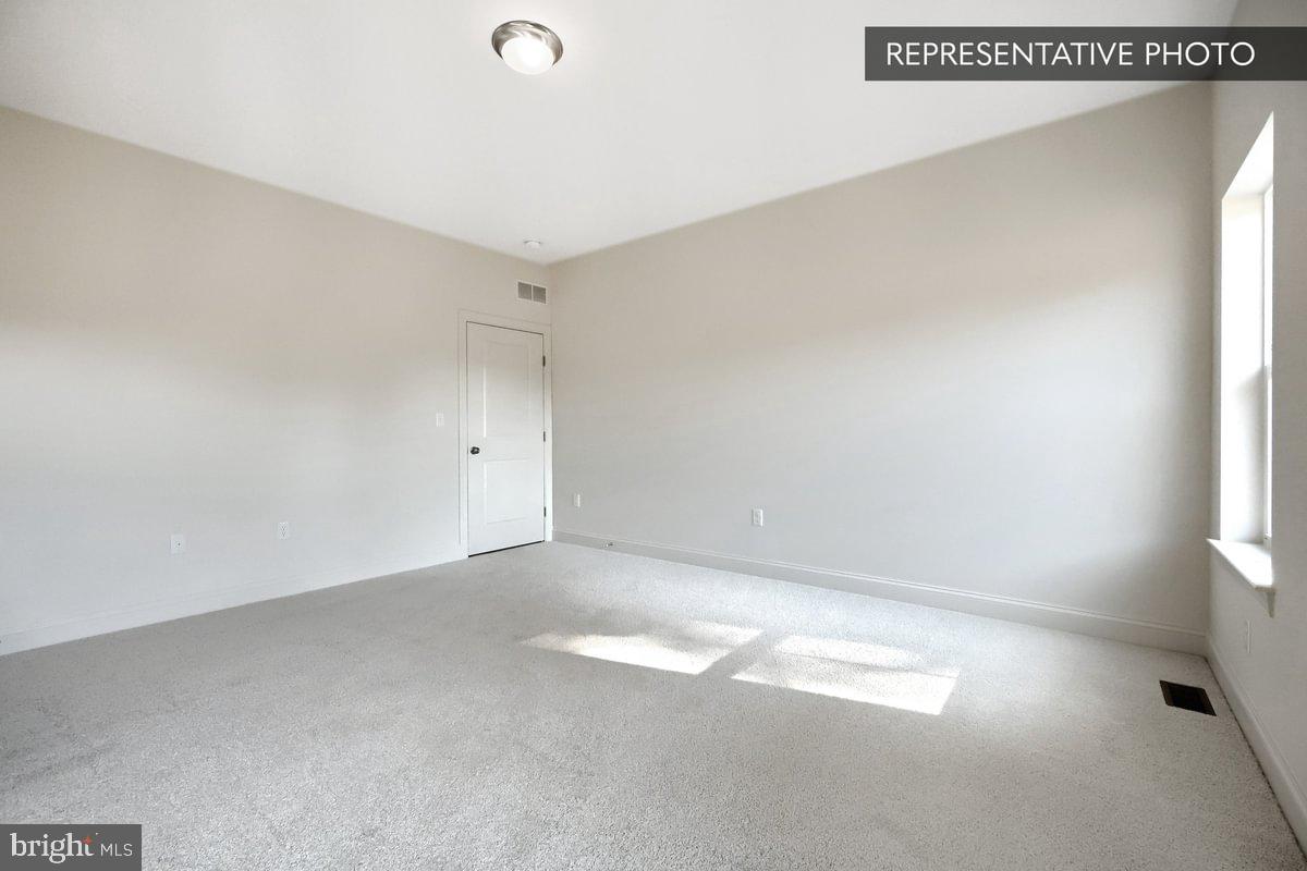 HICKORY POINTE - Residential