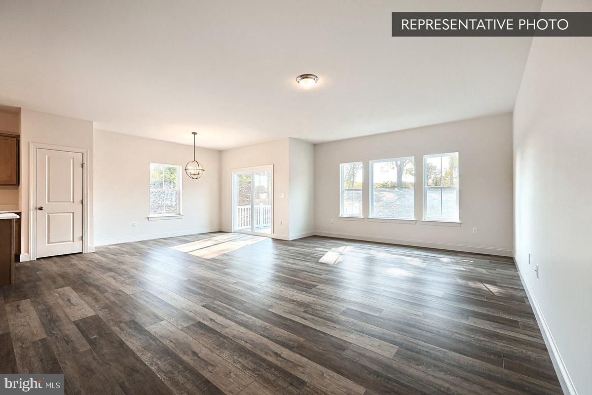 HICKORY POINTE - Residential