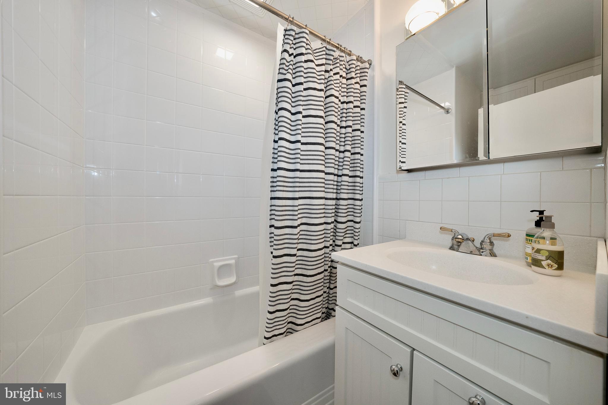 COLLEGE PARK - Residential