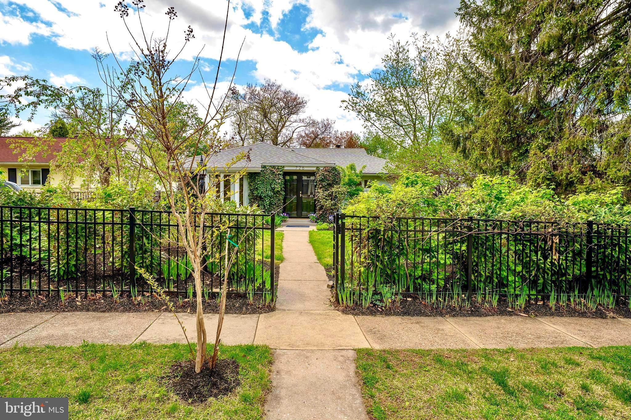 COLLEGE PARK - Residential