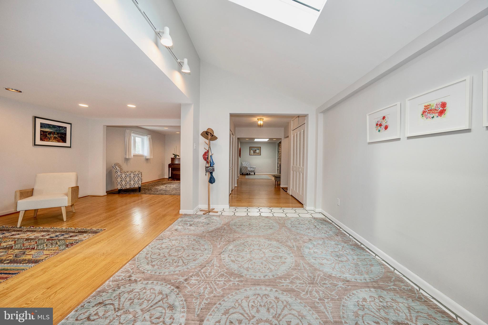 COLLEGE PARK - Residential