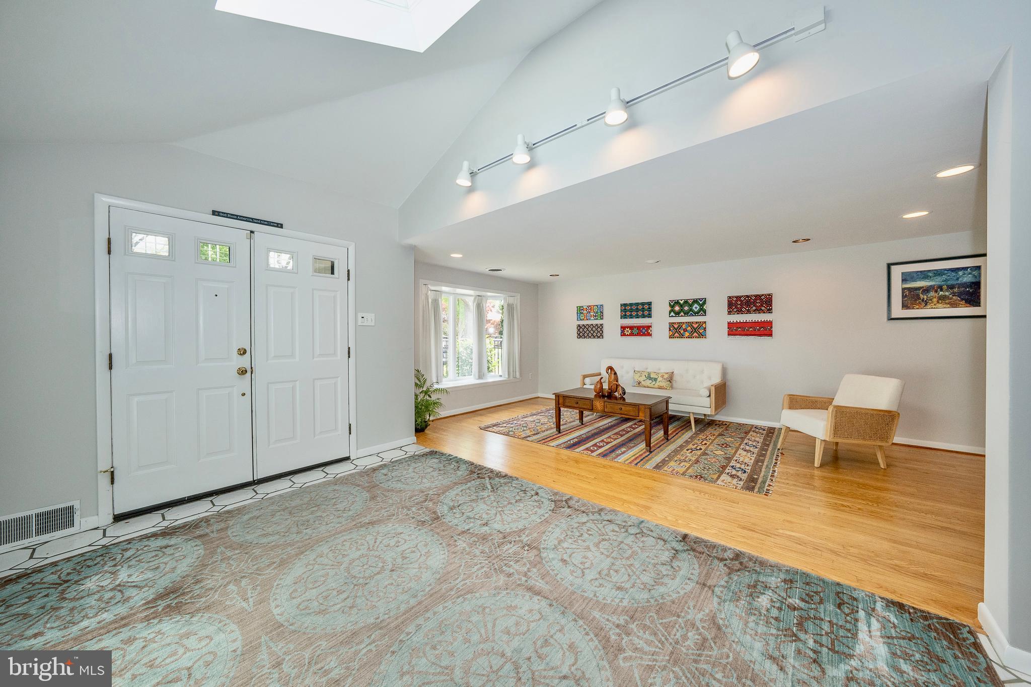 COLLEGE PARK - Residential