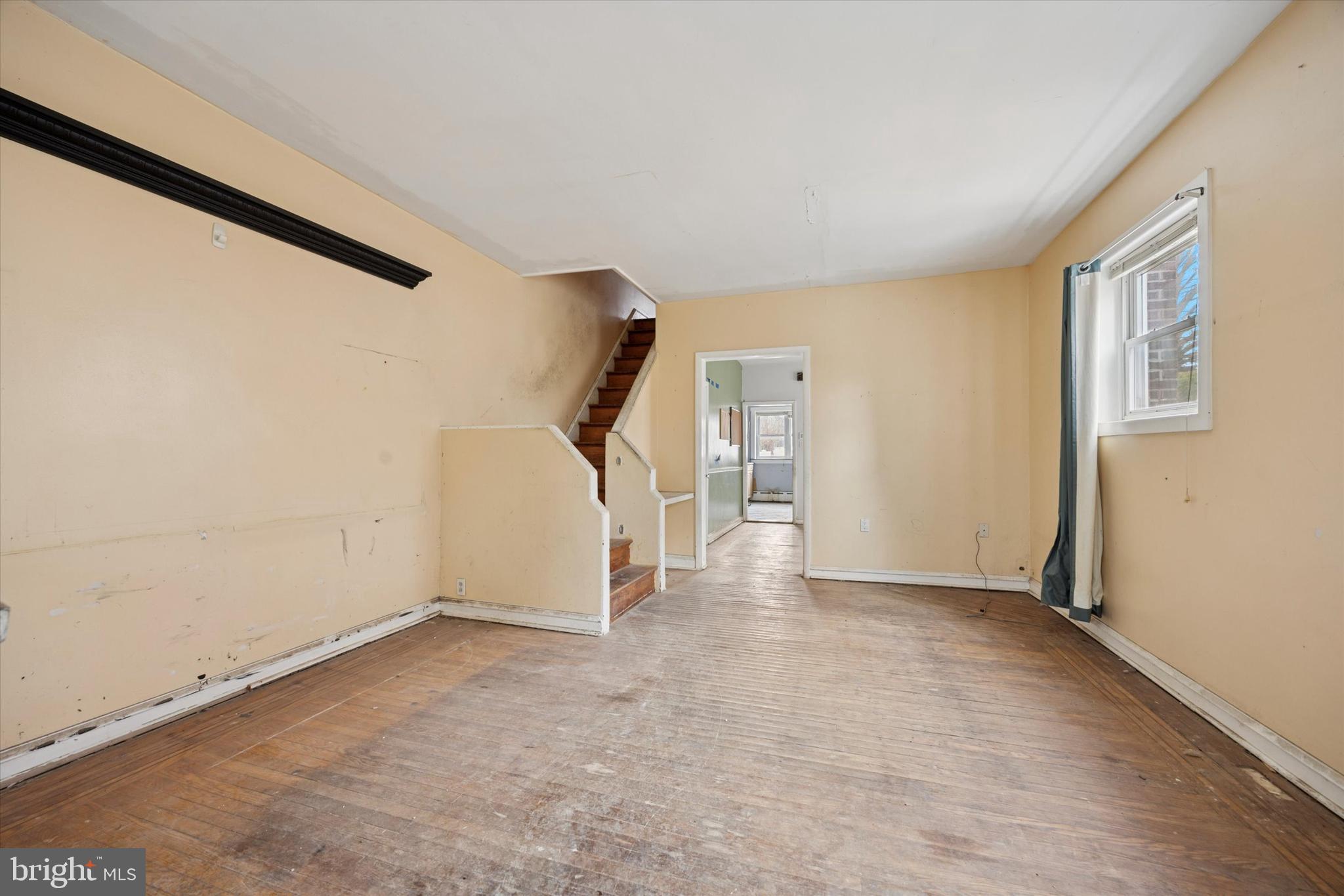 LAWNDALE - Residential