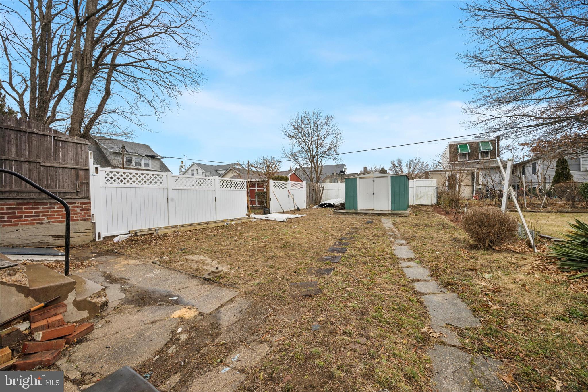 LAWNDALE - Residential