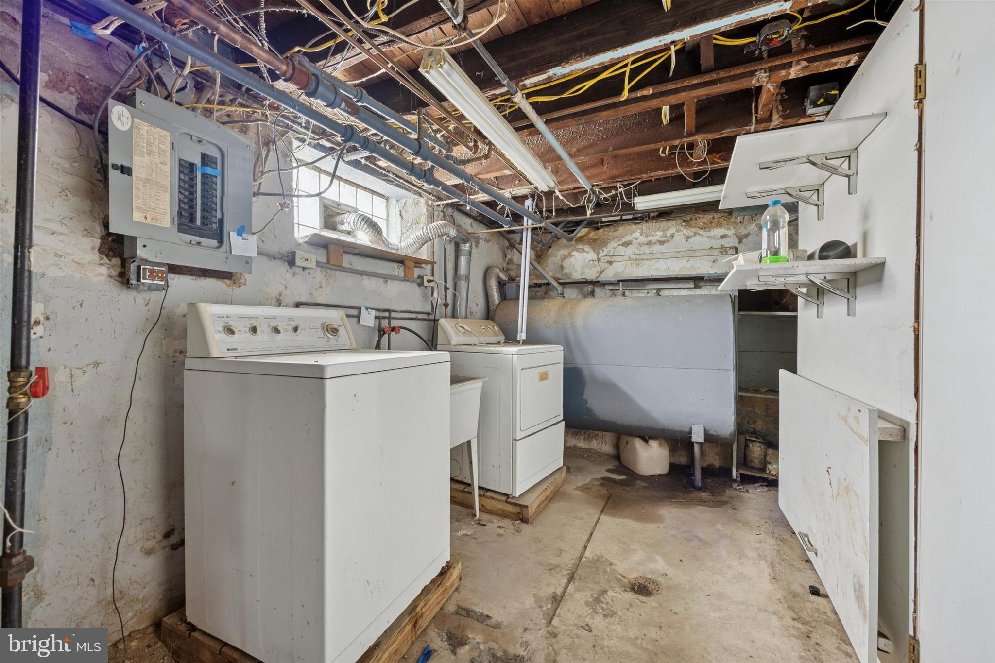 LAWNDALE - Residential