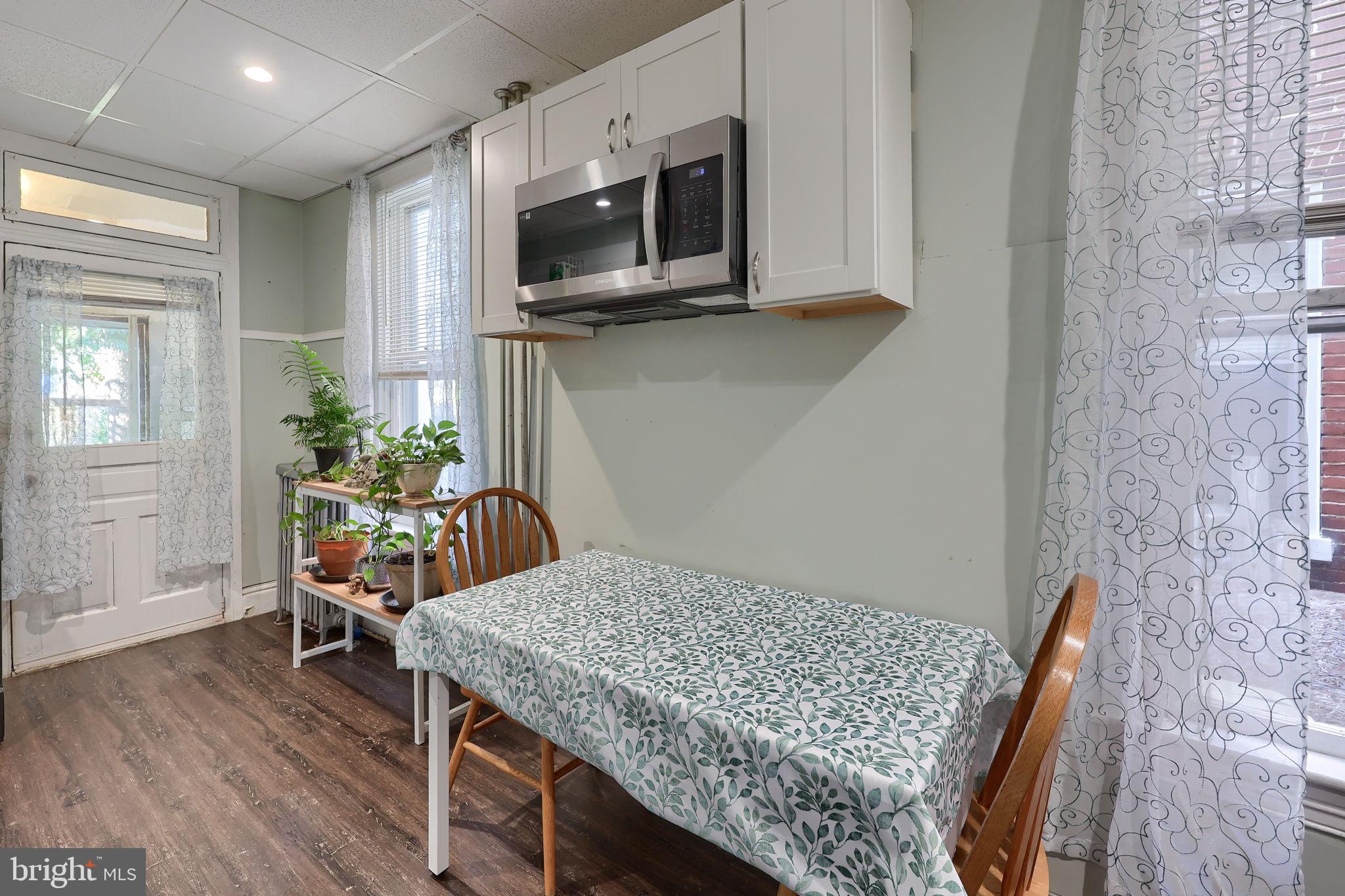 WEST END - Residential