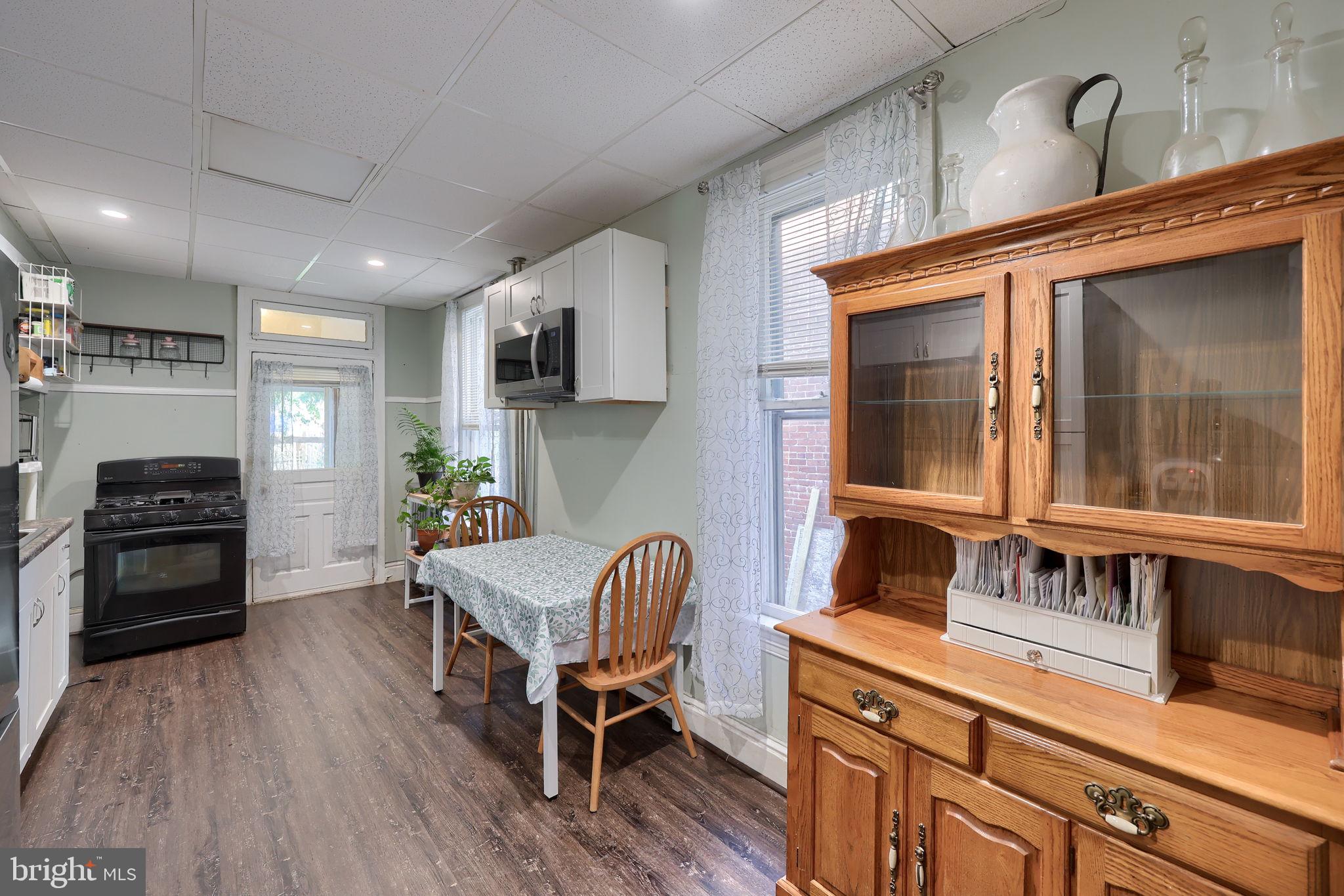 WEST END - Residential
