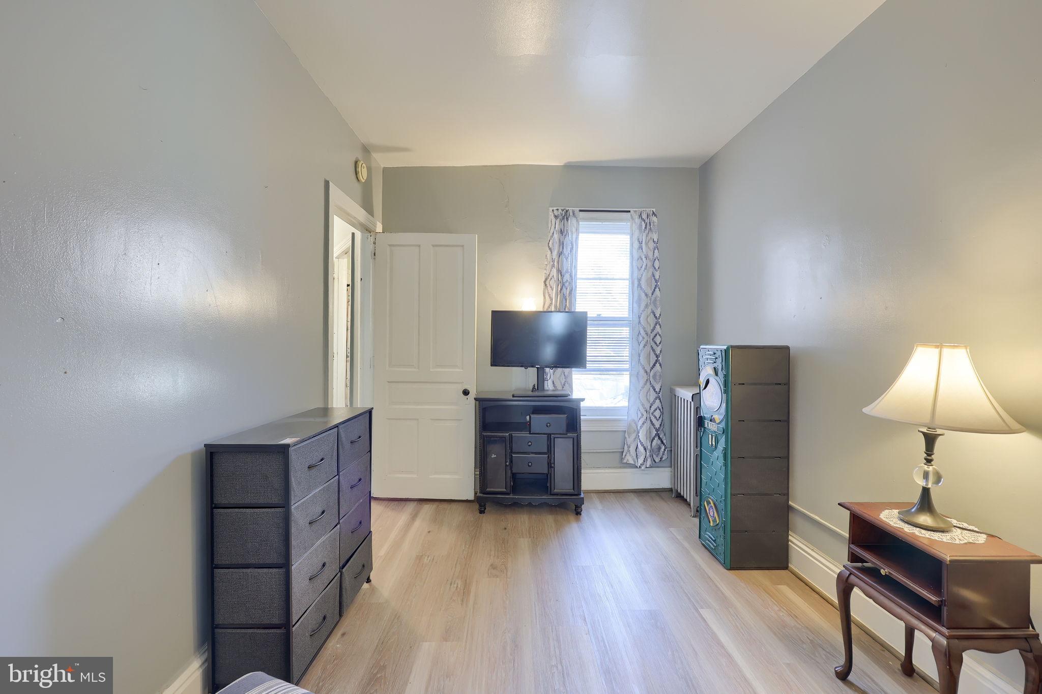 WEST END - Residential