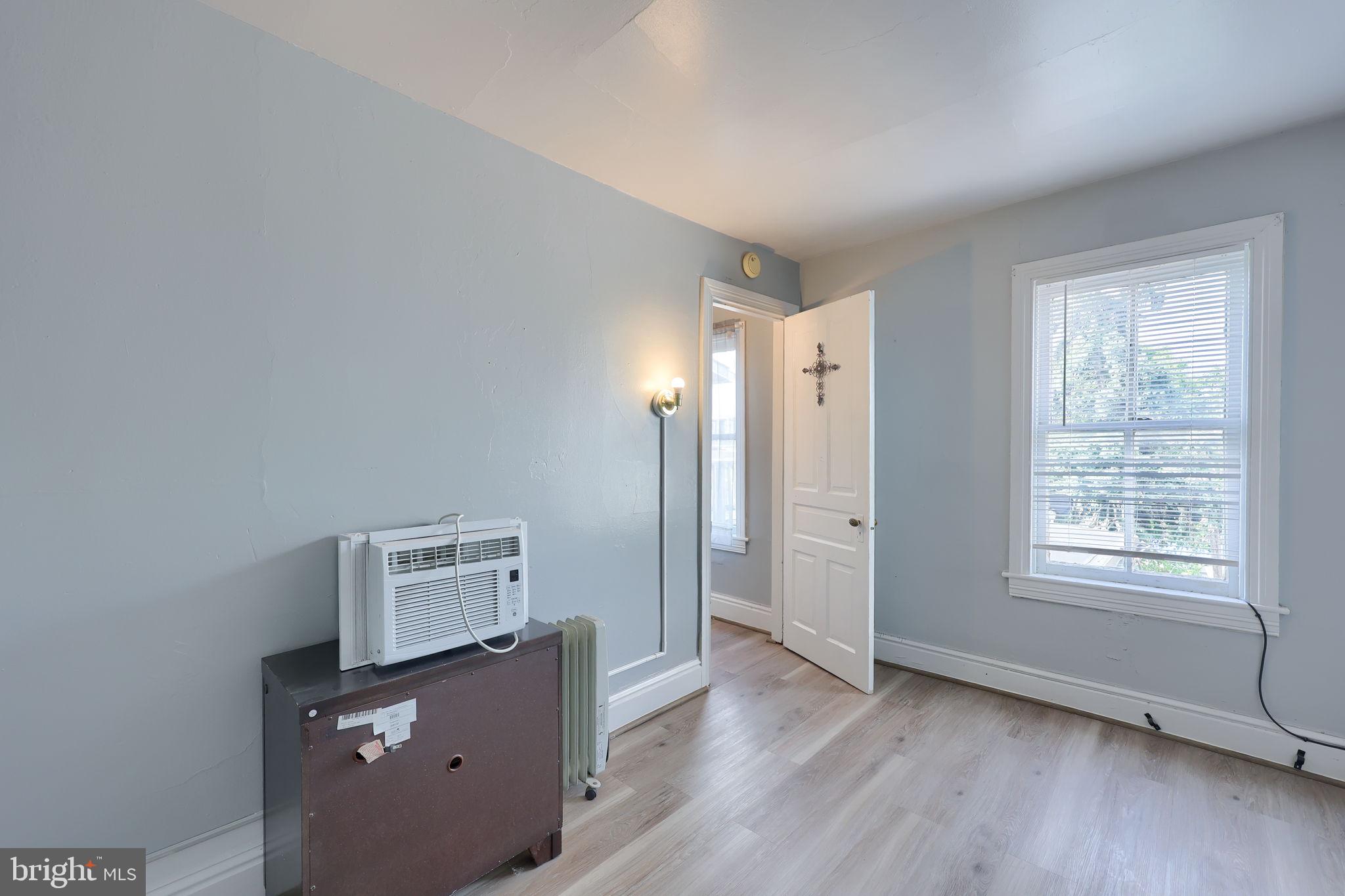 WEST END - Residential