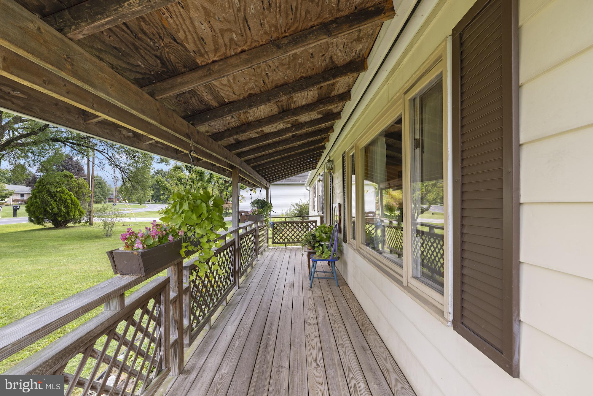 598 GRANT DRIVE