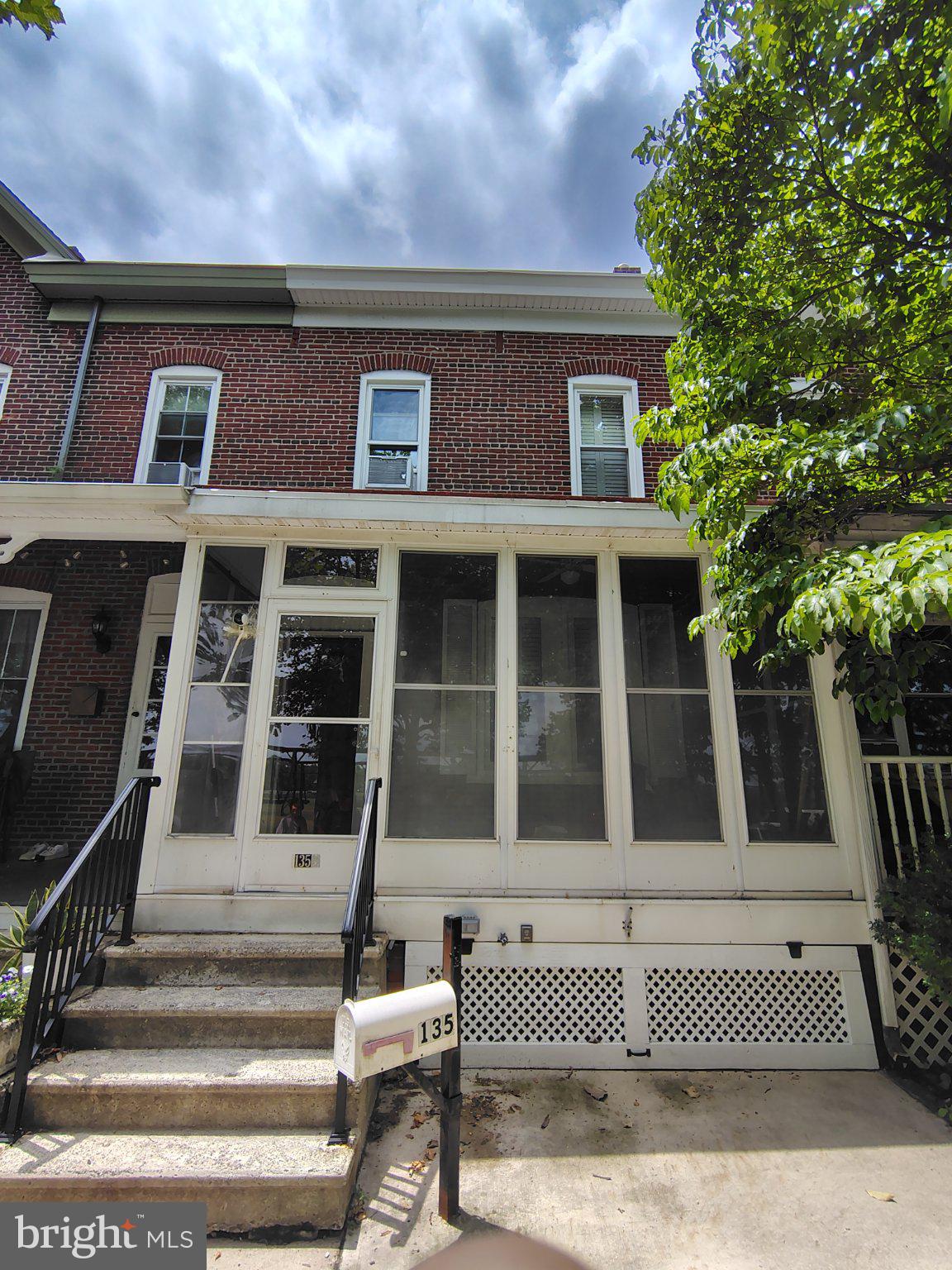 135 2ND AVENUE