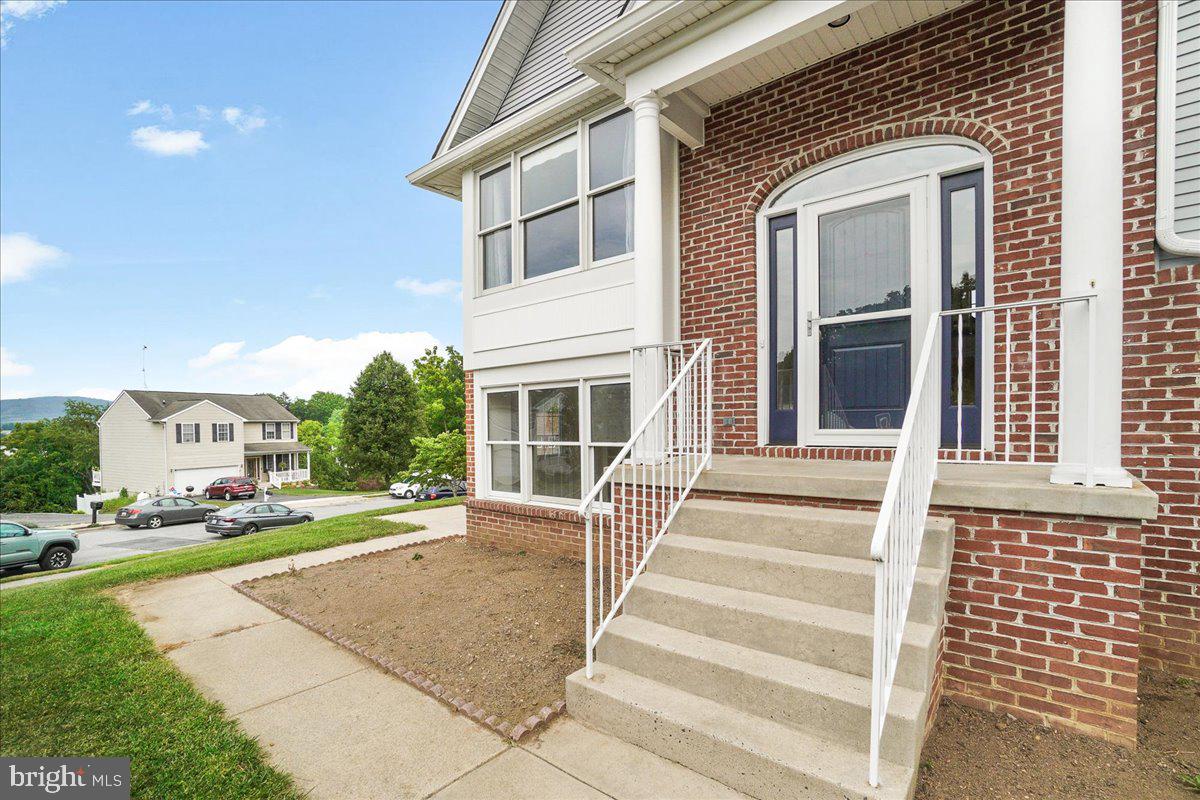 MANOR RIDGE - Residential