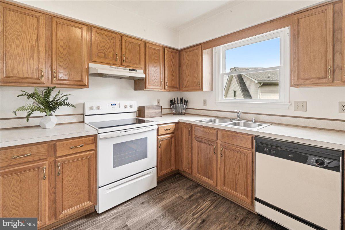 MANOR RIDGE - Residential