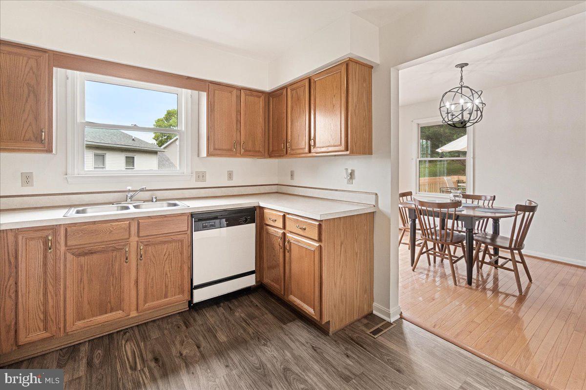 MANOR RIDGE - Residential