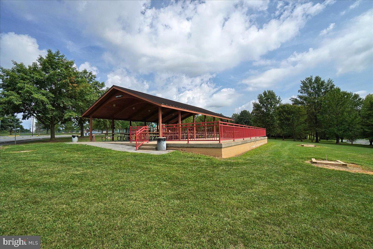 MANOR RIDGE - Residential