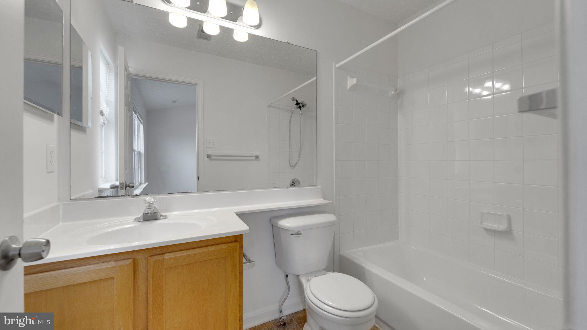 HICKORY OVERLOOK - Residential Lease