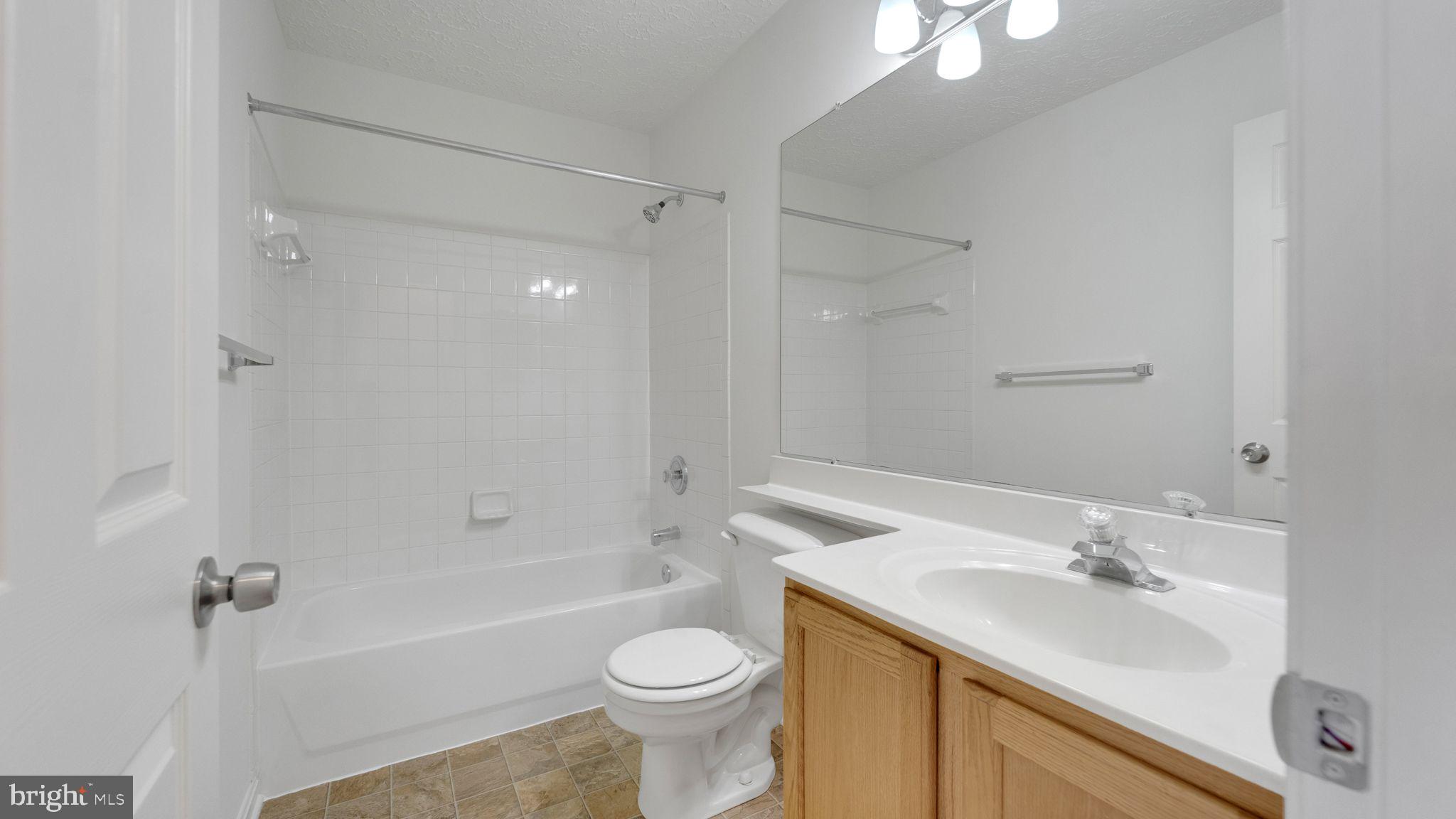 HICKORY OVERLOOK - Residential Lease