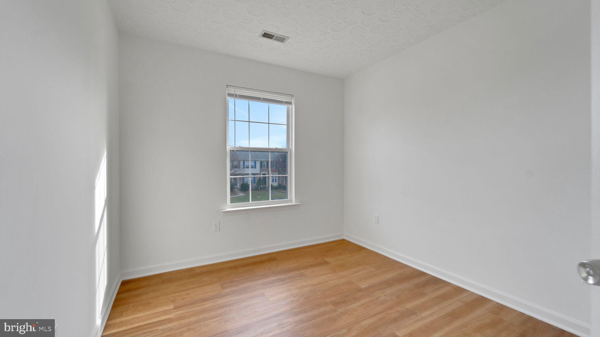 HICKORY OVERLOOK - Residential Lease