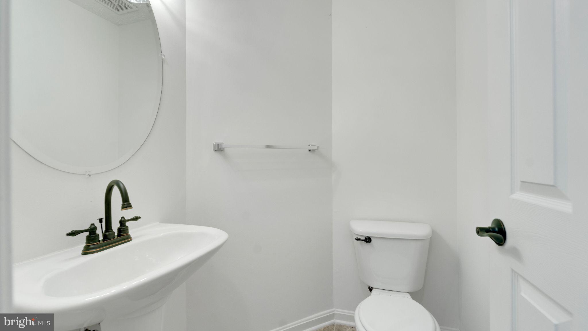 HICKORY OVERLOOK - Residential Lease