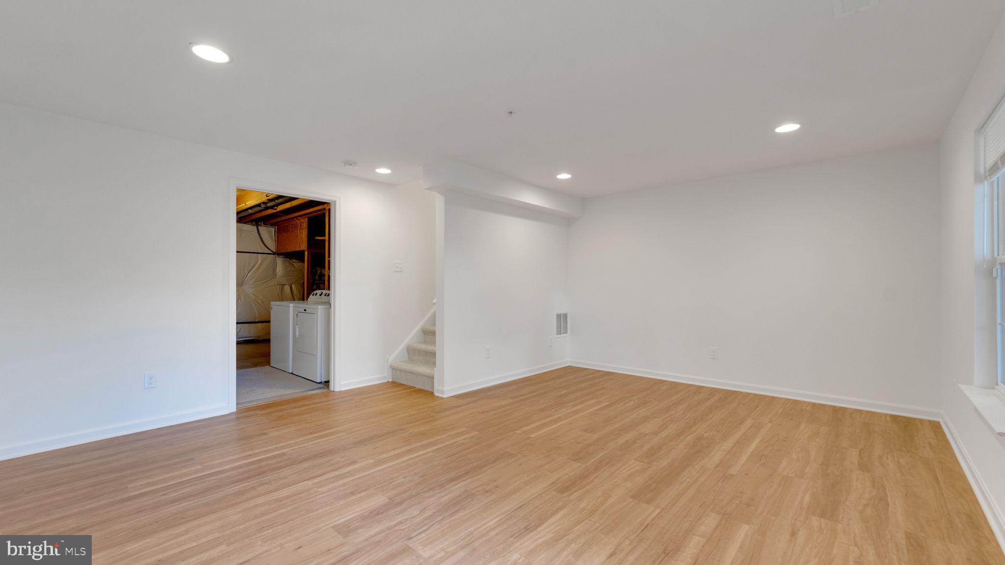 HICKORY OVERLOOK - Residential Lease