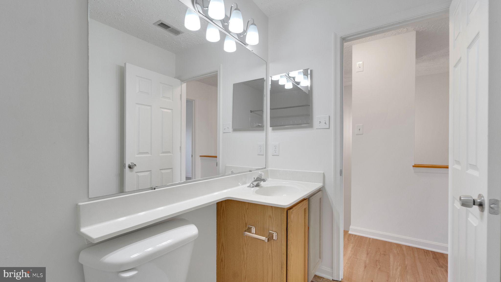 HICKORY OVERLOOK - Residential Lease