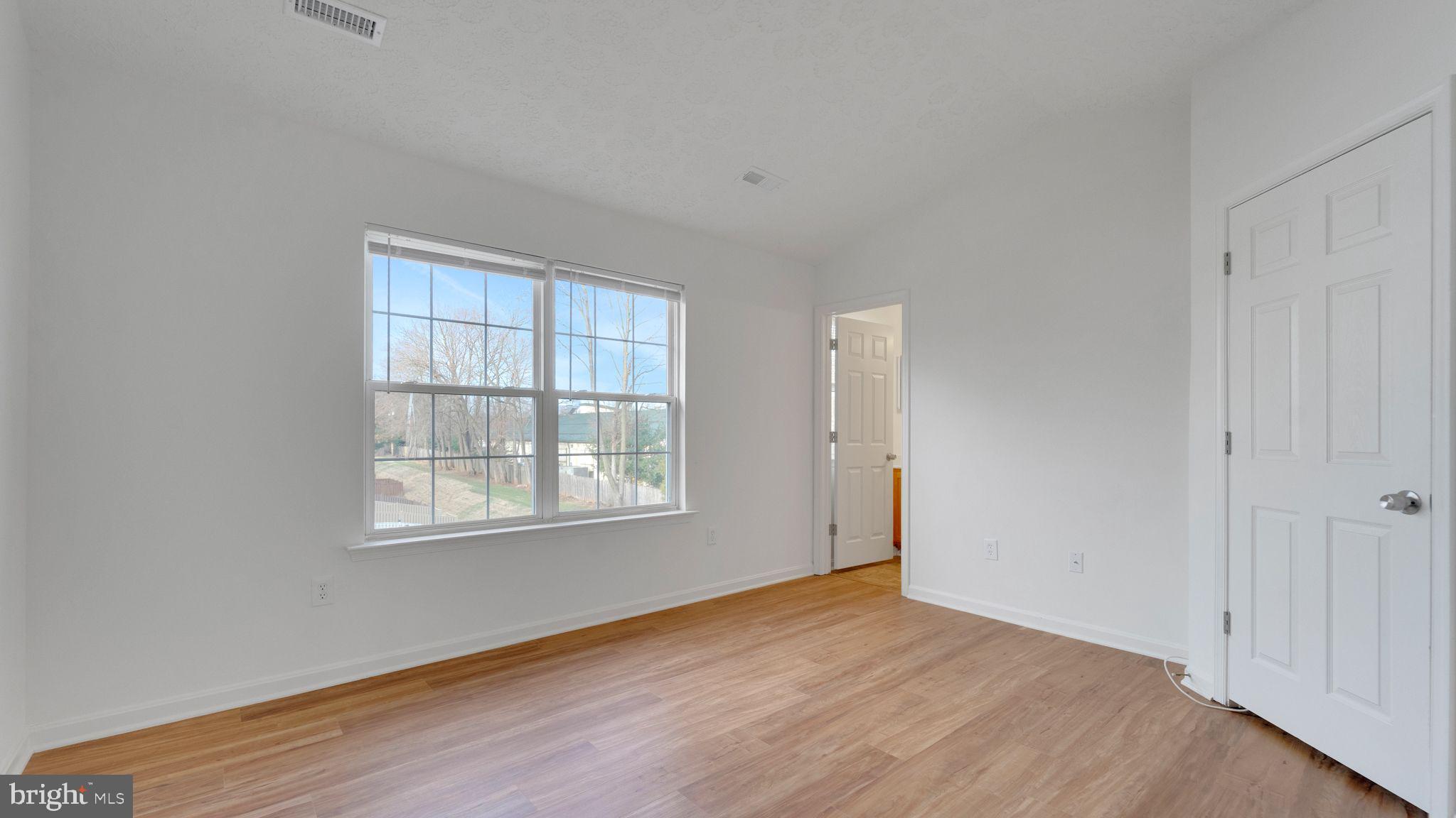 HICKORY OVERLOOK - Residential Lease