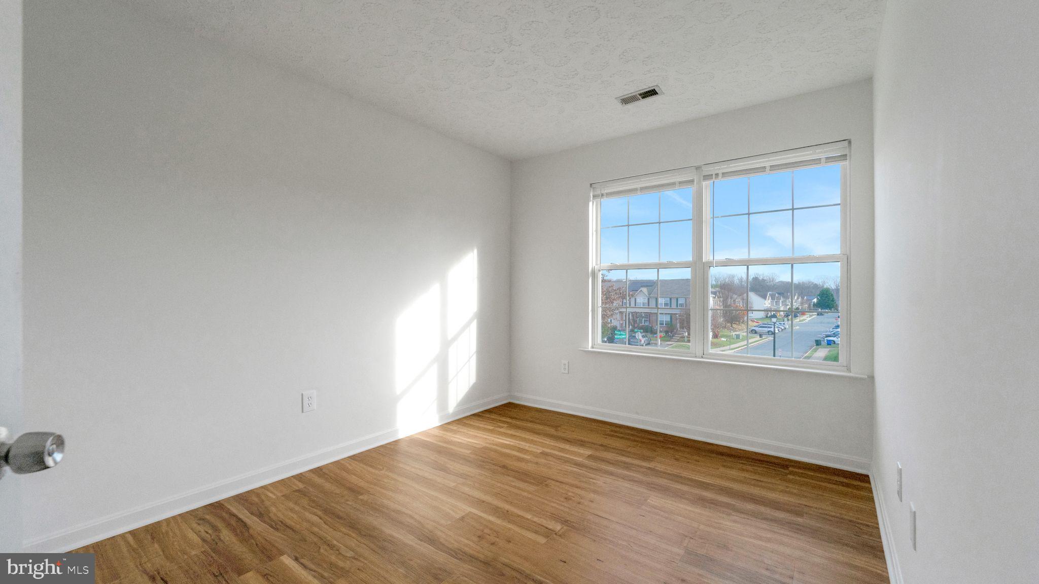 HICKORY OVERLOOK - Residential Lease