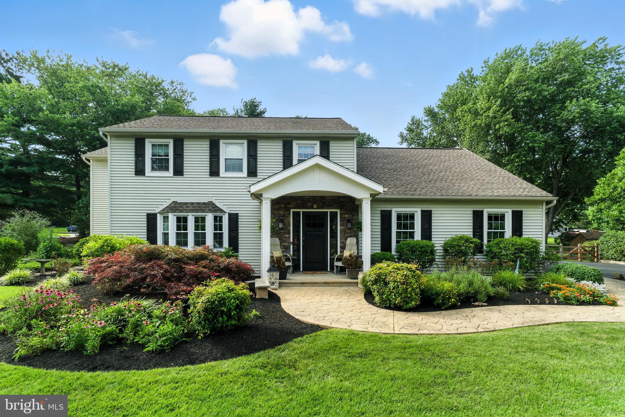 4 ROBIN ROAD