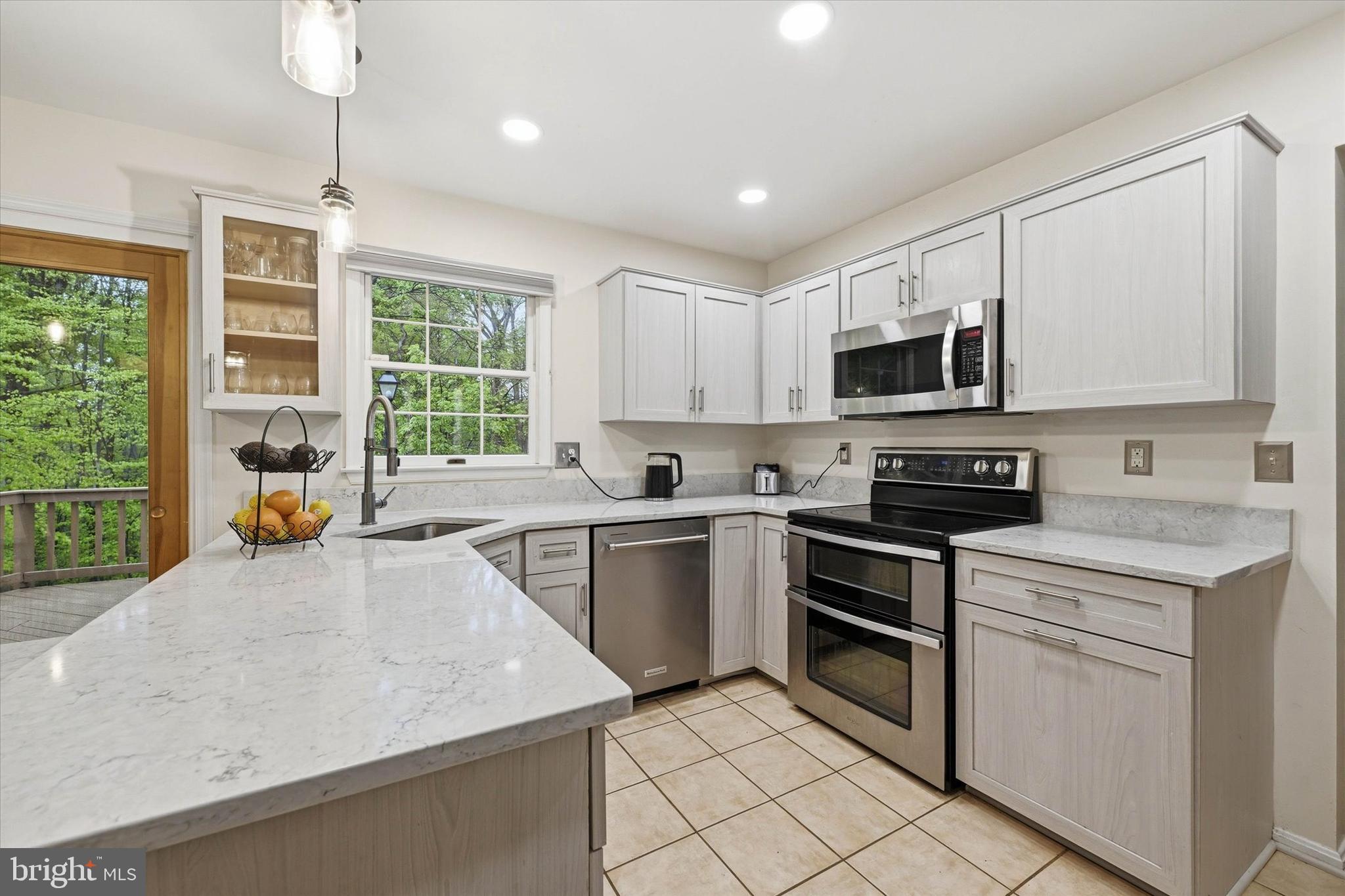 AUTUMN HILL - Residential