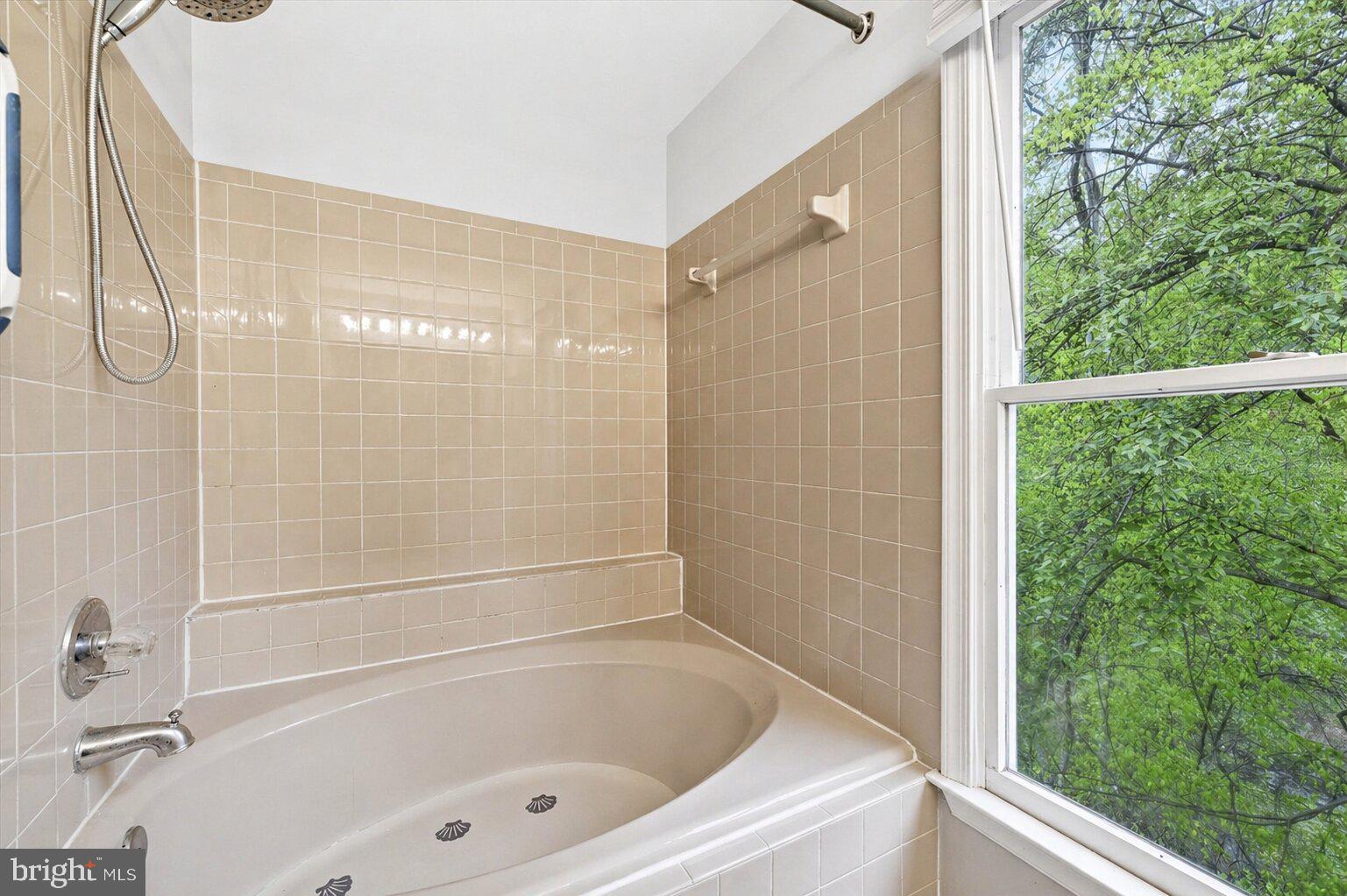 AUTUMN HILL - Residential