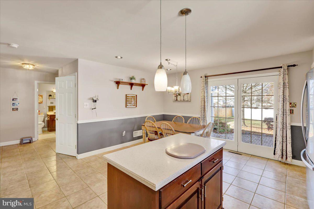 COLUMBIA COURT - Residential