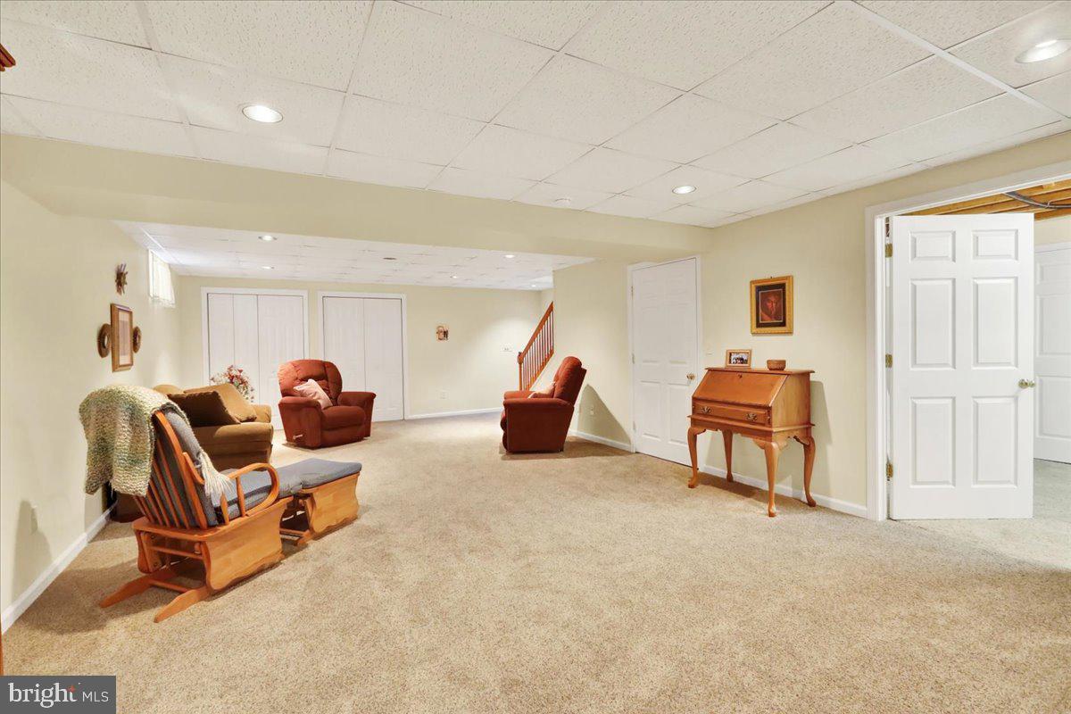 COLUMBIA COURT - Residential