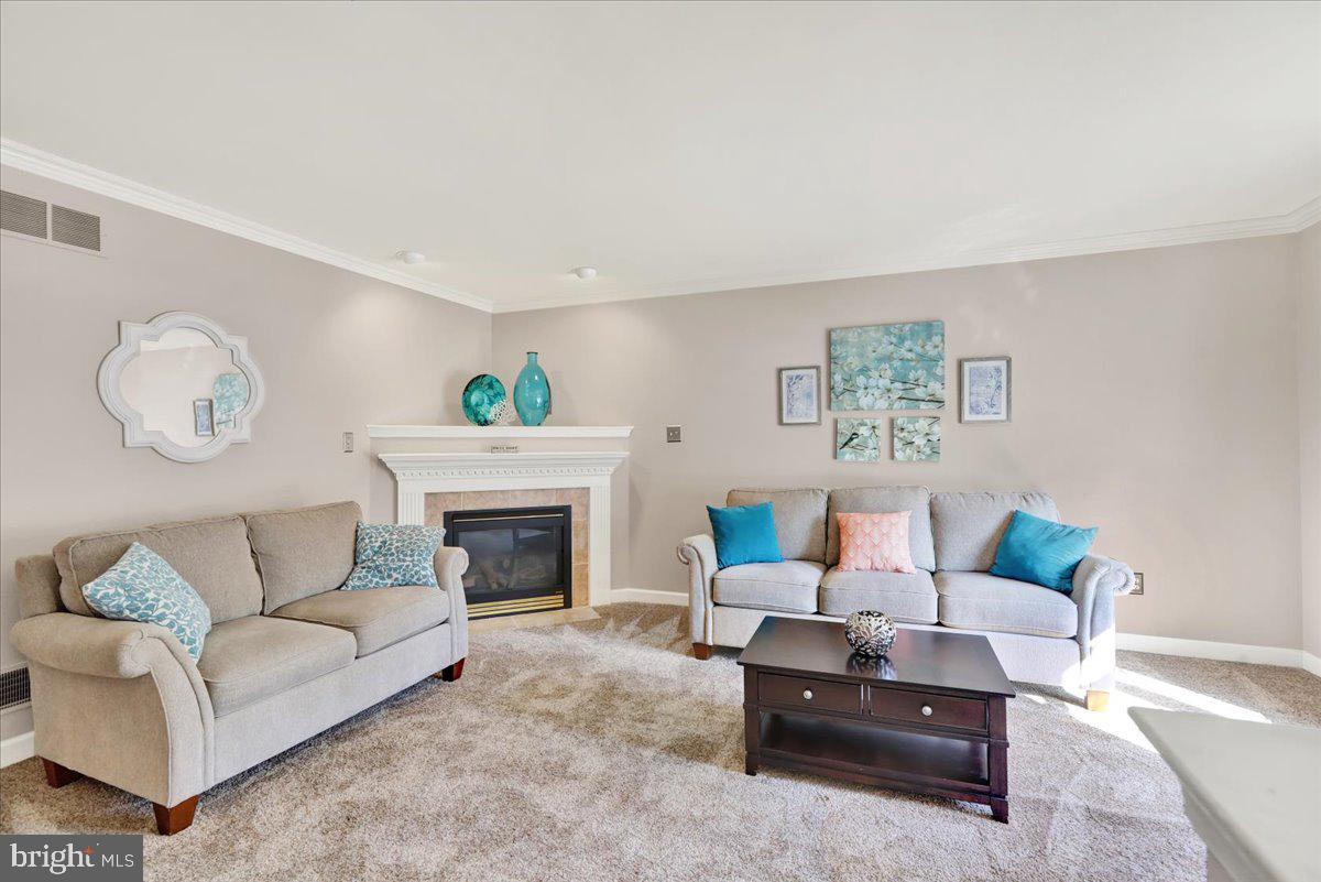 COLUMBIA COURT - Residential