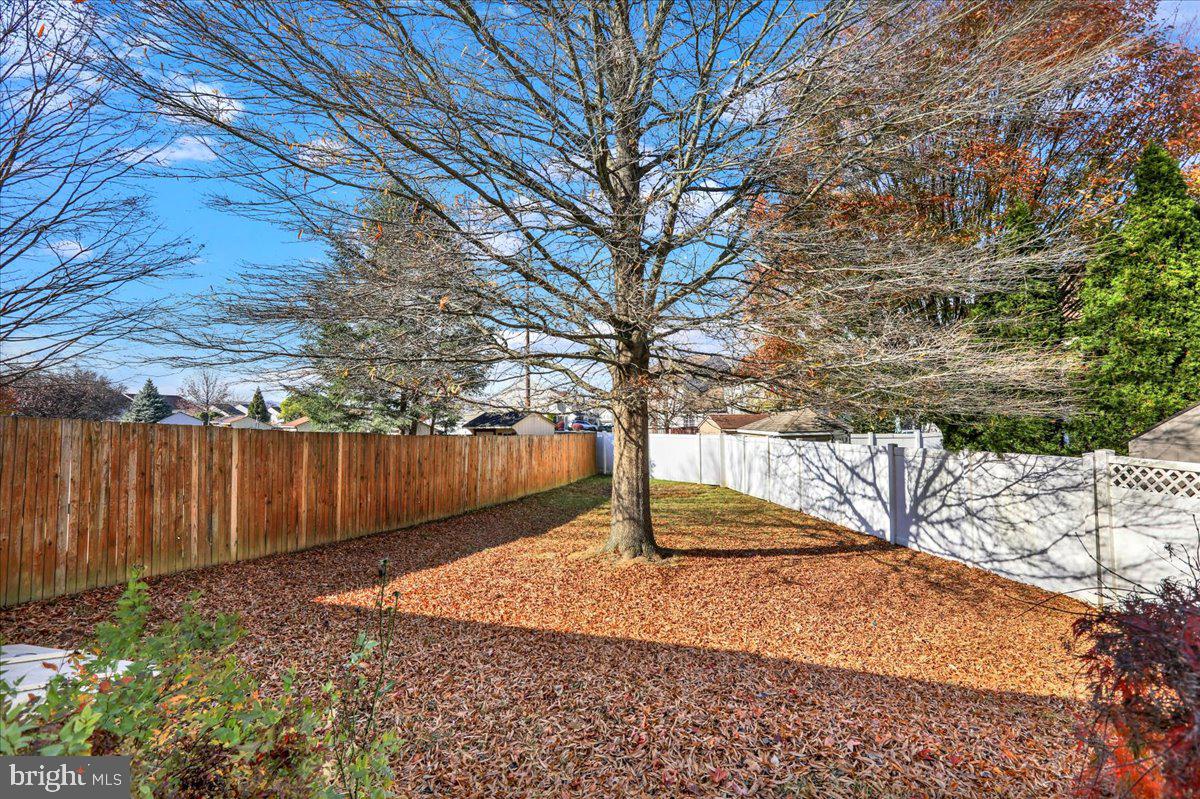 COLUMBIA COURT - Residential