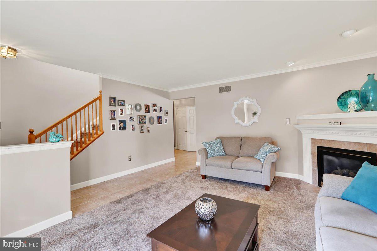 COLUMBIA COURT - Residential