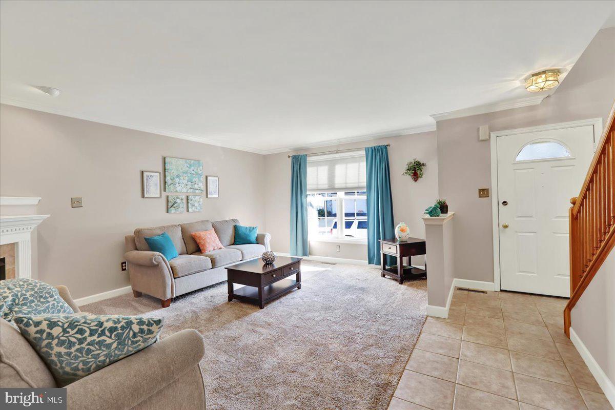 COLUMBIA COURT - Residential