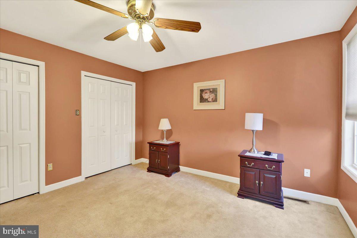 COLUMBIA COURT - Residential