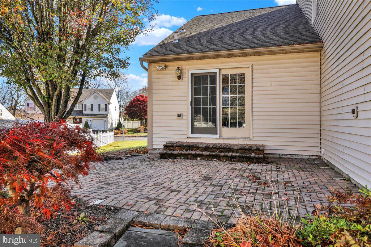 COLUMBIA COURT - Residential