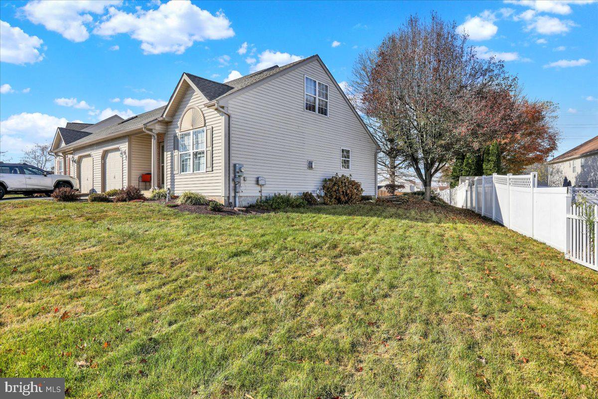 COLUMBIA COURT - Residential